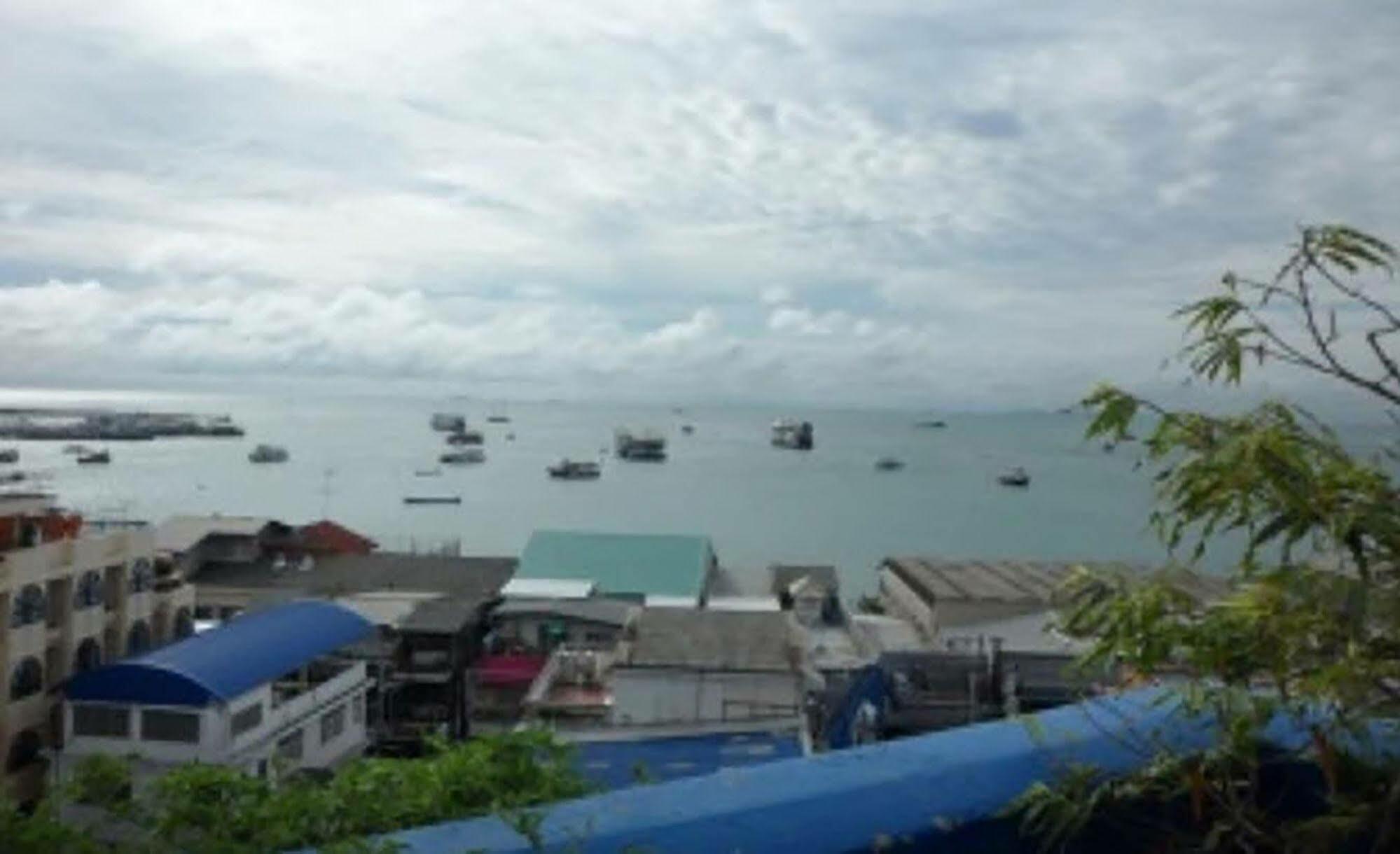 Diamond Beach Hotel Pattaya Buitenkant foto