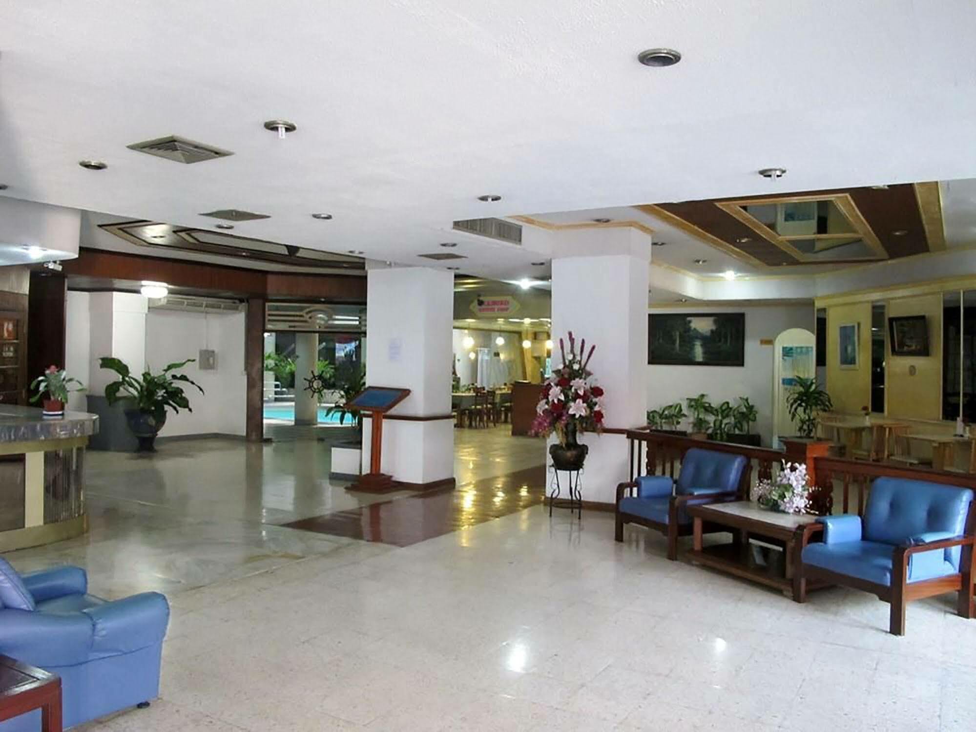 Diamond Beach Hotel Pattaya Buitenkant foto