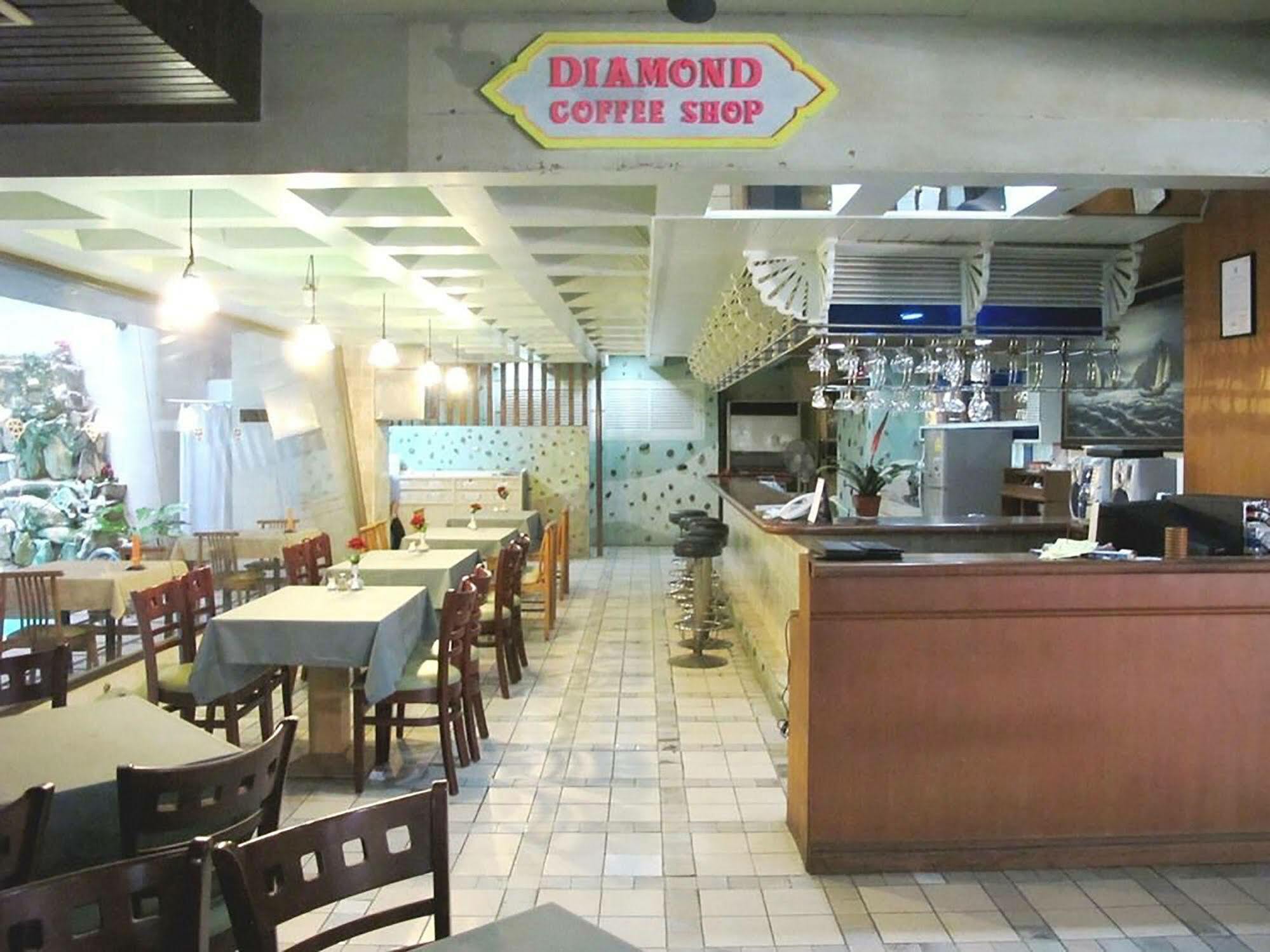Diamond Beach Hotel Pattaya Buitenkant foto