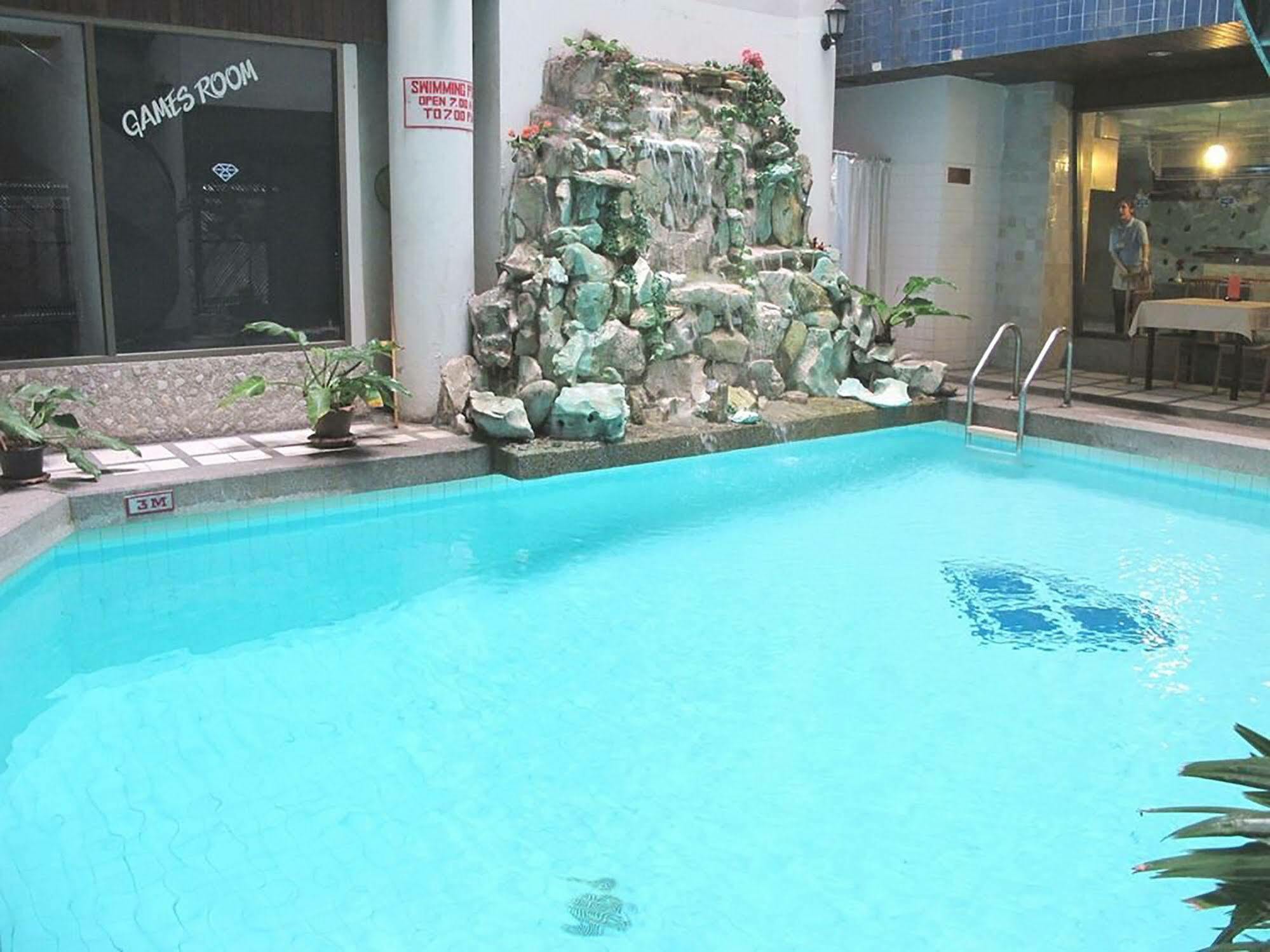 Diamond Beach Hotel Pattaya Buitenkant foto