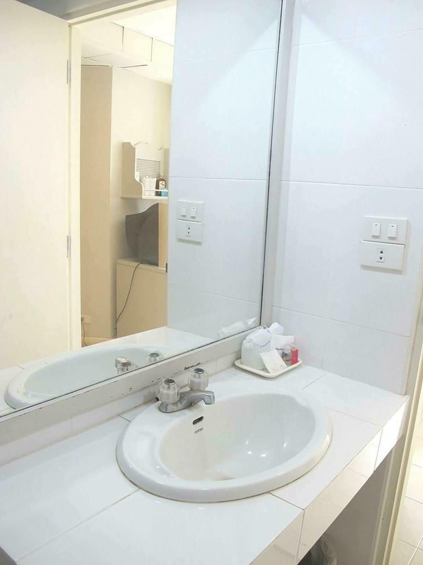 Diamond Beach Hotel Pattaya Buitenkant foto