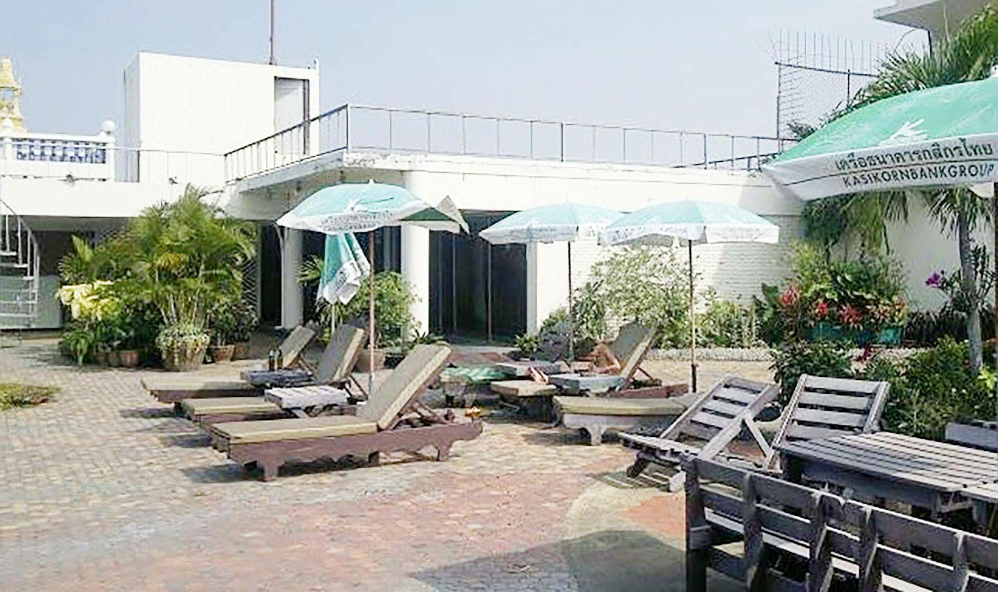 Diamond Beach Hotel Pattaya Buitenkant foto
