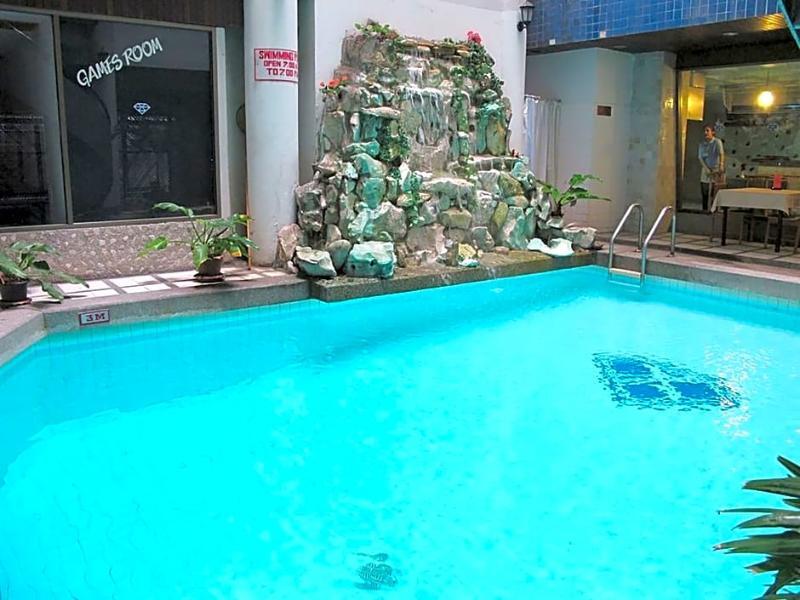 Diamond Beach Hotel Pattaya Buitenkant foto